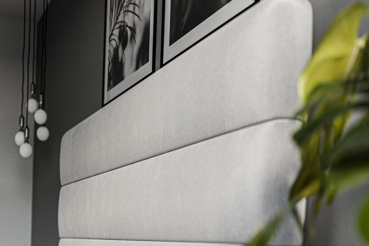 Movable interior CURVE HB side2 Sänggavel i ljusgrått tyg för modern sovrumsinredning.